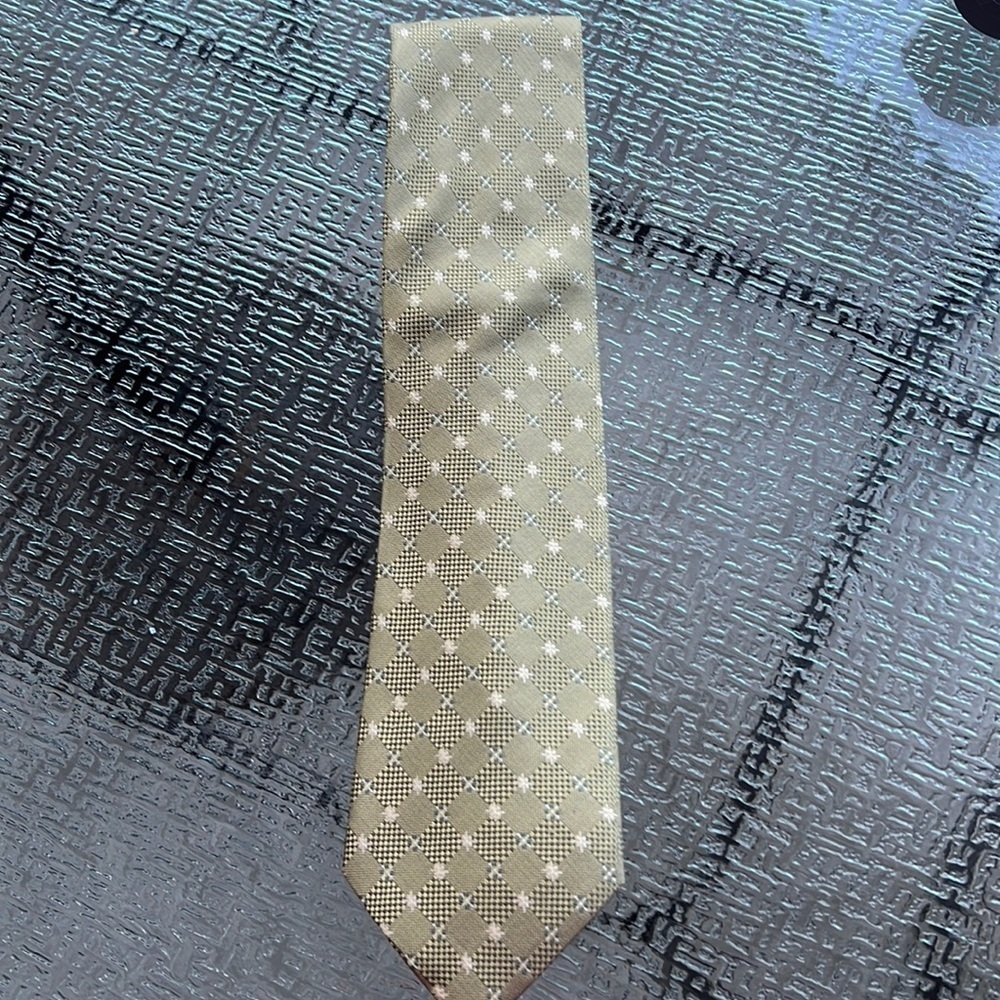 Dress tie